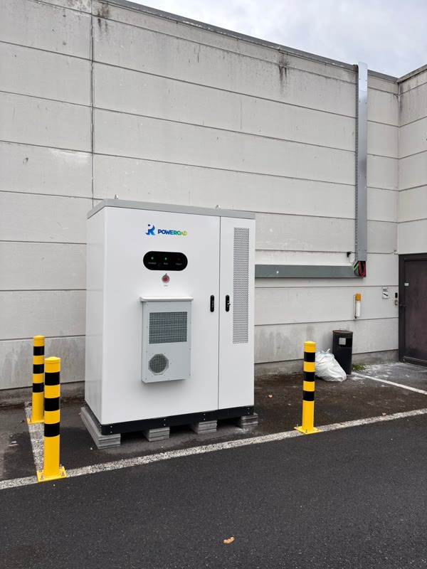 An outdoor battery storage cabinet in a car park, connected over 4G by FlatTurtle